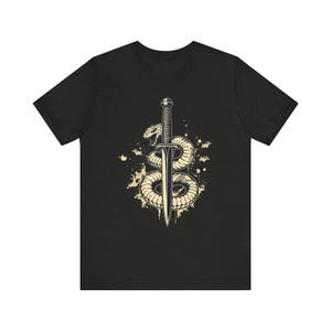 Orm lindad runt dolk Edgy Grunge T-shirt, Edgy Grunge Tee, Alt Streetwear-present bild 7
