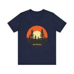 Retro Forest Pines Sonnenuntergang T-Shirt, Vintage Retro Outdoors T-Shirt, Natur Abenteuer Geschenk Bild 12