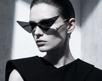 Futuristic Geometric Shield Sunglasses Avant Garde Black Angular Cyberpunk Eyewear