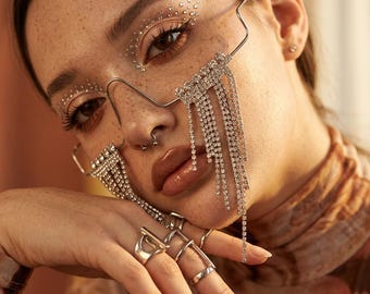 Crystal Fringe Face Jewelry Mask, Rhinestone Tear Drop Veil, Avant Garde Party Accessory