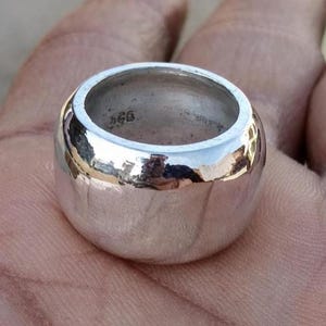 Obrączka Chunky Dome Silver, szeroka, wygodna, ręcznie robiona, minimalistyczna, unisexowa biżuteria