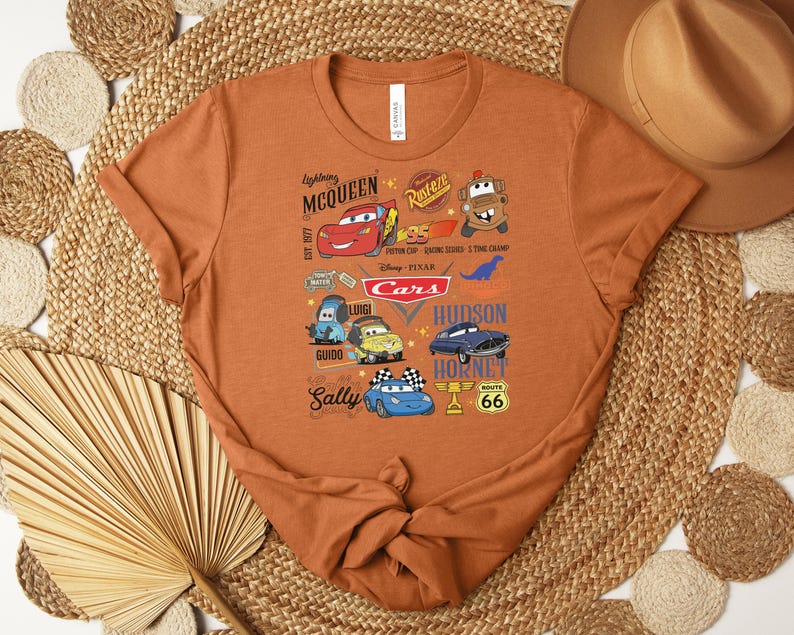 Puede incluir: Juego de tres tazas de cer&aacute;mica con acabado mate moteado. Las tazas son de color crema, marr&oacute;n claro y marr&oacute;n oscuro. Cada taza tiene un dise&ntilde;o simple y minimalista, ideal para caf&eacute; o t&eacute;.