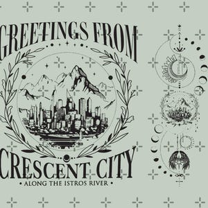 Puede incluir: Un diseño gráfico verde claro con el texto "GREETINGS FROM CRESCENT CITY" e ilustraciones de un paisaje urbano, montañas y elementos celestiales. El diseño es en blanco y negro.