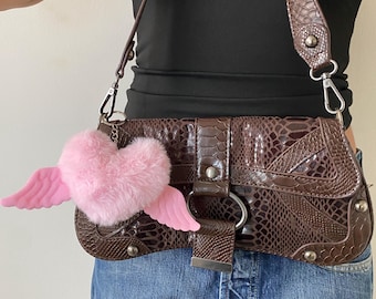 Roze pluche hartvormige hanger met engelenvleugel | Y2K gotische sleutelhanger