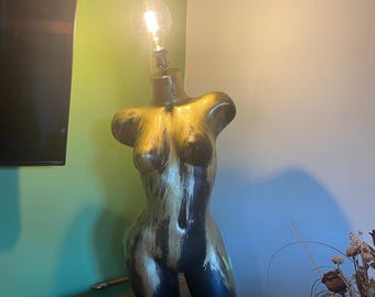Hand-Painted Mannequin Bust Lamp – Unique Upcycled Art Lighting, Industrial Chic Table Lamp, Statement Decor