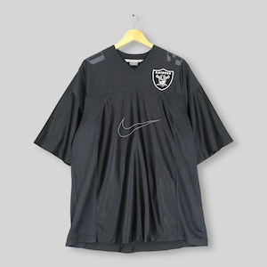 Puede incluir: Un juego de tres tazas de cer&aacute;mica con acabado moteado y mate. Las tazas son de color crema, gris claro y gris oscuro. Cada taza tiene un dise&ntilde;o simple y minimalista.