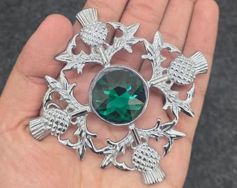Scottish Tartan Brooch - Elegant Thistle Kilt Pin & Celtic Accessory - Fly Plaid Brooches For Women - Traditional Highland Gift