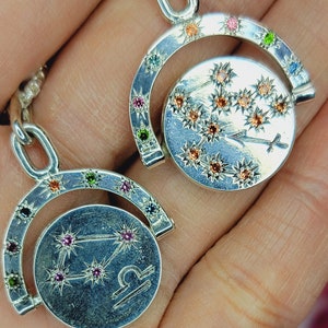 Handgemaakte ketting Flip sterrenbeeld en sterrenbeeld sterlingzilver hanger saffieren, robijnen en diopsiet