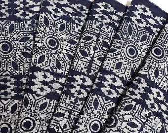 Tissu thaïlandais imprimé à la main, tissu en coton naturel, tissu Hmong par mètre, tissu tribu des collines, tissu vintage, tissu batik, bleu indigo HFS14