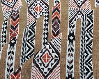 Tela de algodón tejida tailandesa Verada: Textil tribal geométrico beige y negro, 1/2 yarda WFF227