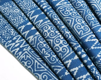 Tissu thaïlandais imprimé à la main, tissu en coton naturel, tissu Hmong par mètre, tissu tribu des collines, tissu vintage, tissu batik, bleu ciel foncé HFP19