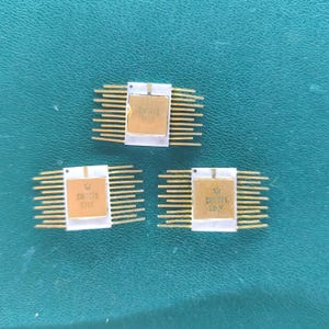 3 pcs ic ics chip cm   Vintage CPU Processor-Untested Computer Chip for Collecting, Parts, Gold Recovery, Mixed Media Art & Crafts