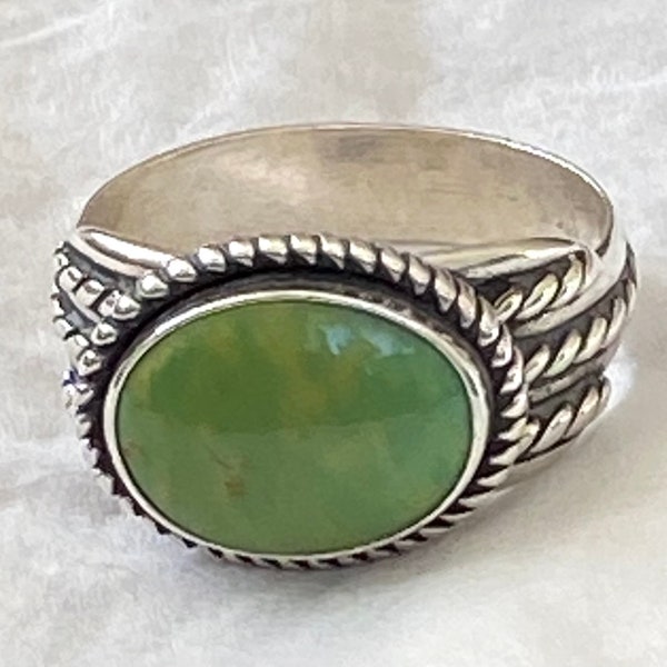 Signed Quoc Turquoise silver & Gaspeite ring U.K. size T