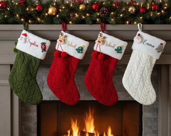 Strumpf gestrickt – Manschette mit Nikolaus / Rentier – bestickte Urlaubssocke