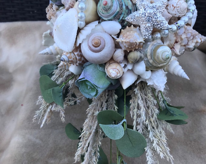 Jade and Tan Seashell Bouquet with Rhinestone Starfish