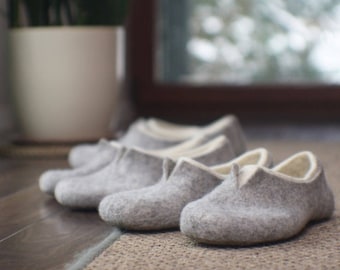 Felted slippers for women - excellent home shoes in light grey and white