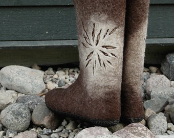 Felted boots - Women boots - Valenki - Coffee brown boots - Brown shoes - Winter boots - Show boots - Organic wool - Traditional felt