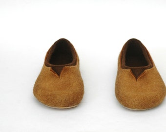 Felted slippers for men - Natural brown home shoes - Boiled wool house shoes