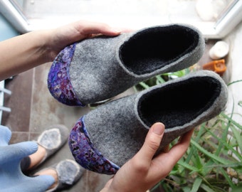 Felted slippers - Women slippers - Unisex slippers - Wool slippers - Woolen clogs - Grey slippers - Grey white black - Valenki