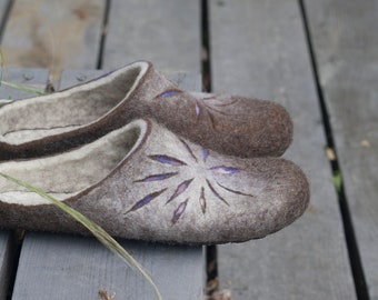 Felted slippers for Women in shades of beige and brown, lilac, purple, rose, and pink