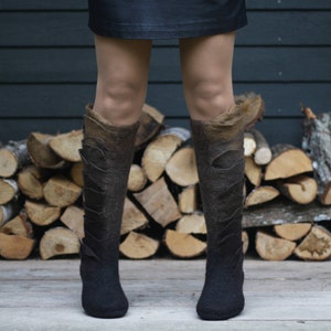 Gevilte laarzen Valenki voor dames van biologische wol in zwarte en bruine tinten - perfecte snowboots