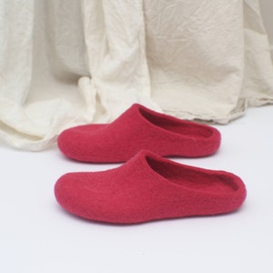 Felt slippers 100% wool, Bright pink boiled wool slides, Felted indoor shoes, Boho new home gift, Christmas gifts