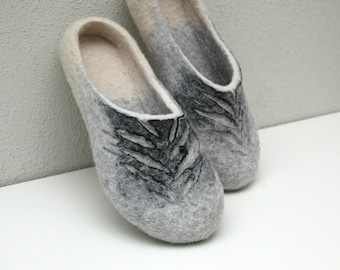 Felted slippers for women in natural grey and milk white