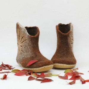 Felted shoes for women Caramel brown colors image 1