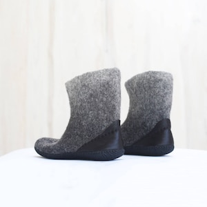 Grey felted boots for MEN Made of natural wool and leather - Valenki - Winted booties - Snow shoes - Grey boots - Woolen shoes - Felt shoes