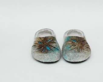 Felted slippers - Woman home shoes - Grey Brown Beige Tan Turquoise Aqua - Traditional felt Sun slippers - Handmade Women shoes