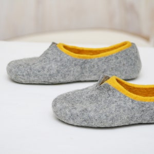 Felted slippers for women grey / yellow home shoes Natural woolen clogs Boiled wool slippers Bedroom slippers image 3