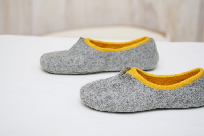 Felted slippers for women grey / yellow home shoes Natural woolen clogs Boiled wool slippers Bedroom slippers image 3