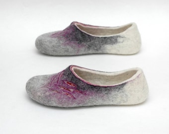 Felted slippers for women in lilac and grey colors - woolen clogs perfect  gift for Christmas or housewaming