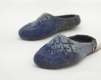 Felted slippers - Mens slippers - Woolen clogs - Valenki - Men home shoes - Men house shoes - Felted clogs - Handmade slippers