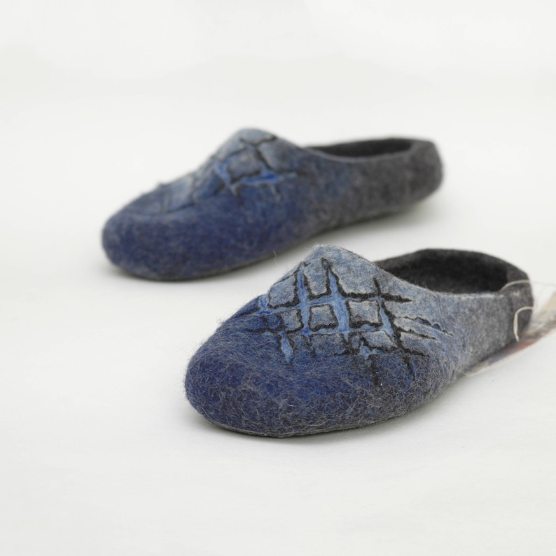 Felted slippers Mens slippers Woolen clogs Valenki Men home shoes Men house shoes Felted clogs Handmade slippers image 1