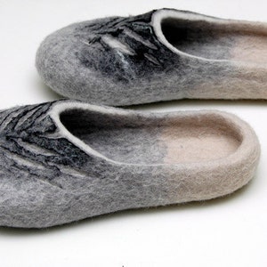 Felted slippers for women in natural grey and milk white image 2