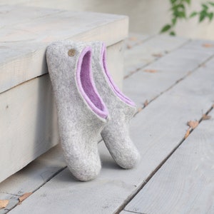 Felted slippers for women - natural grey and lilac woollen clogs for home