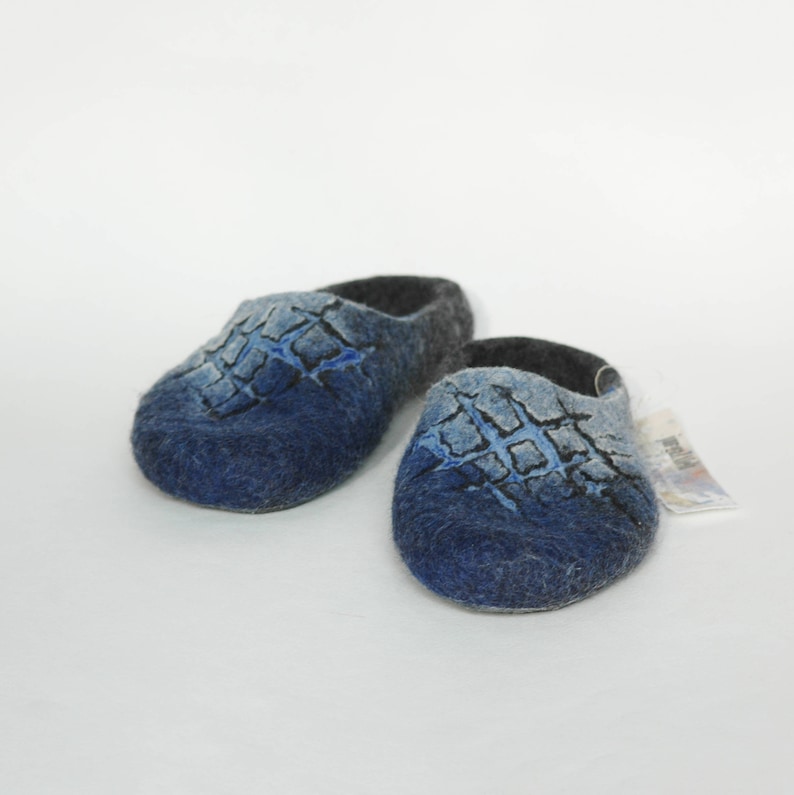 Felted slippers Mens slippers Woolen clogs Valenki Men home shoes Men house shoes Felted clogs Handmade slippers image 3