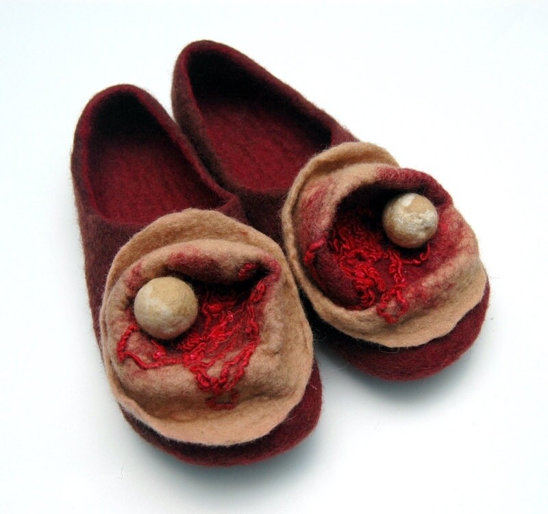 Felt slippers Women slippers Woolen clogs Valenki Womens home | Etsy