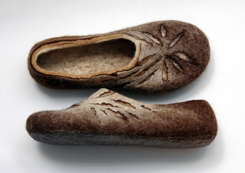 Felted slippers for Women in shades of beige and brown image 3