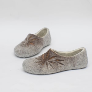 Felted slippers for women in milk white, grey and little bit of tan image 3