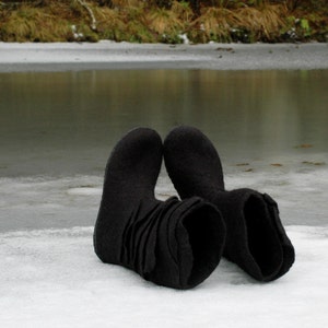 Felted boots for women - Black woolen boots - Valenki