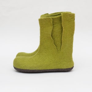 Felt Booties for women in yellowgreen - perfect outdoor footwear for winter