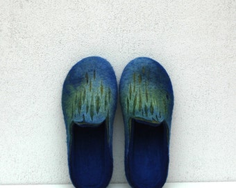 Felted slippers for men in blue green - excellent birthday or housewarming gift