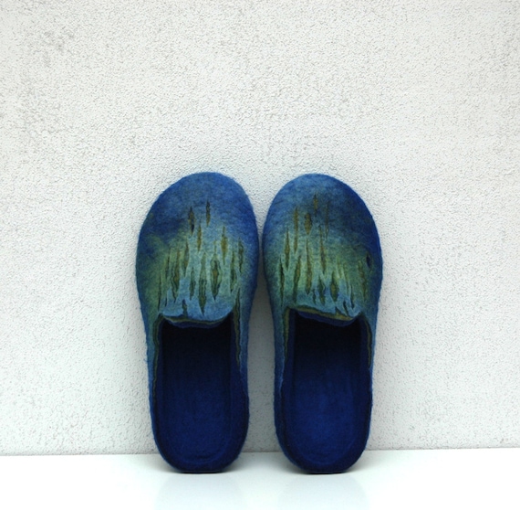 Felted Wool Slippers for Men – Blue Green House Shoes - Etsy display picture 2