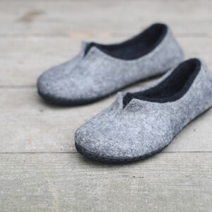 Felted slippers for women made of grey and black natural wool image 4