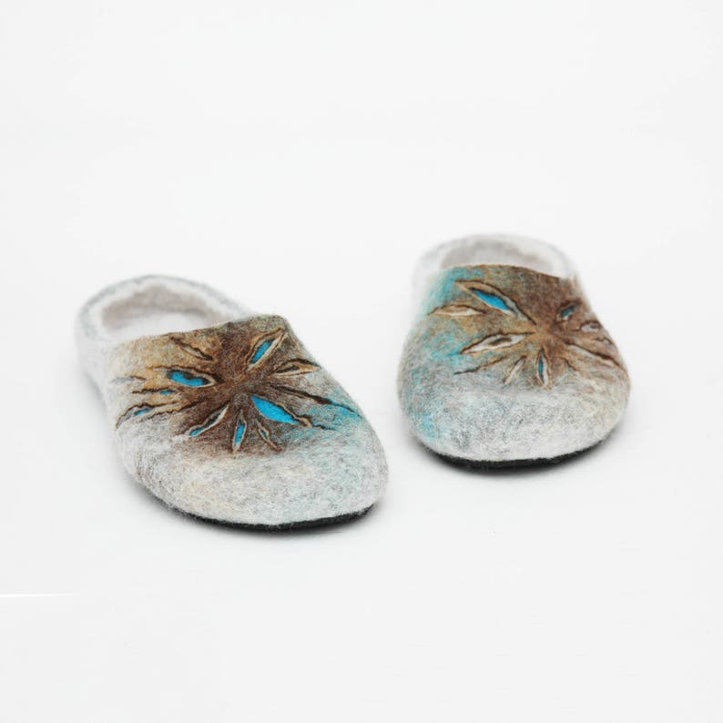 Felted slippers Woman home shoes Grey Brown Beige Tan Turquoise Aqua Traditional felt Sun slippers Handmade Women shoes image 2