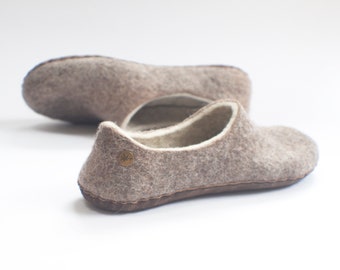 Felted alpaca slippers for men - beige - brown - with natural light brown leather soles