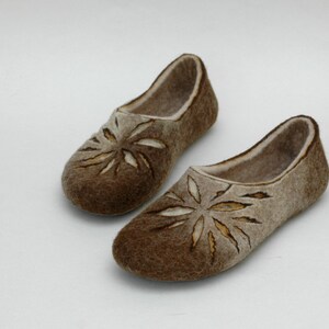 Felted slippers for Women in shades of beige and brown image 4