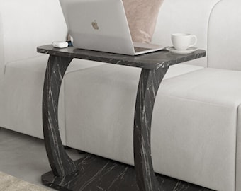 Mesa para portátil en forma de C de mármol negro